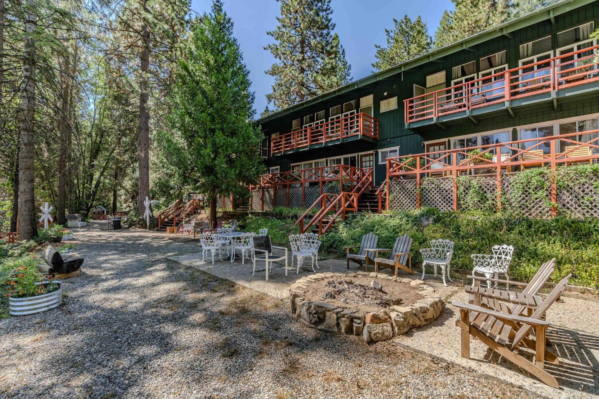 Narrow Gauge Inn Фиш Камп Екстериор снимка